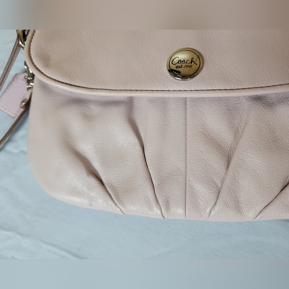 Coach Large Pink Wristlet - Picture 5 of 13